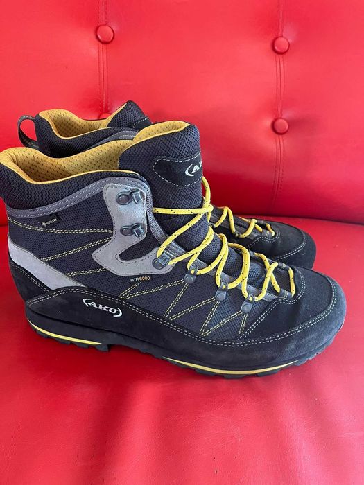 Bocanci munte AKU Trekker Lite III Gore-Tex Vibram barbati marimea 47