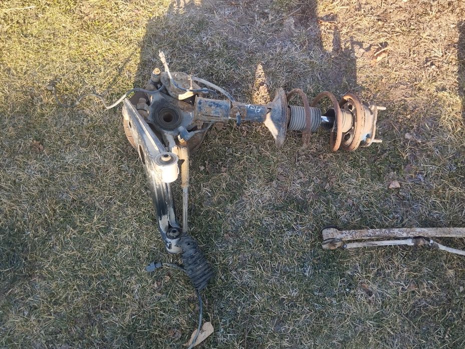 Запчасти продам на Мазда