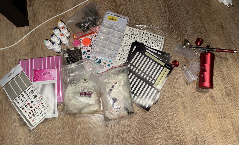Продам материалы для маникюра