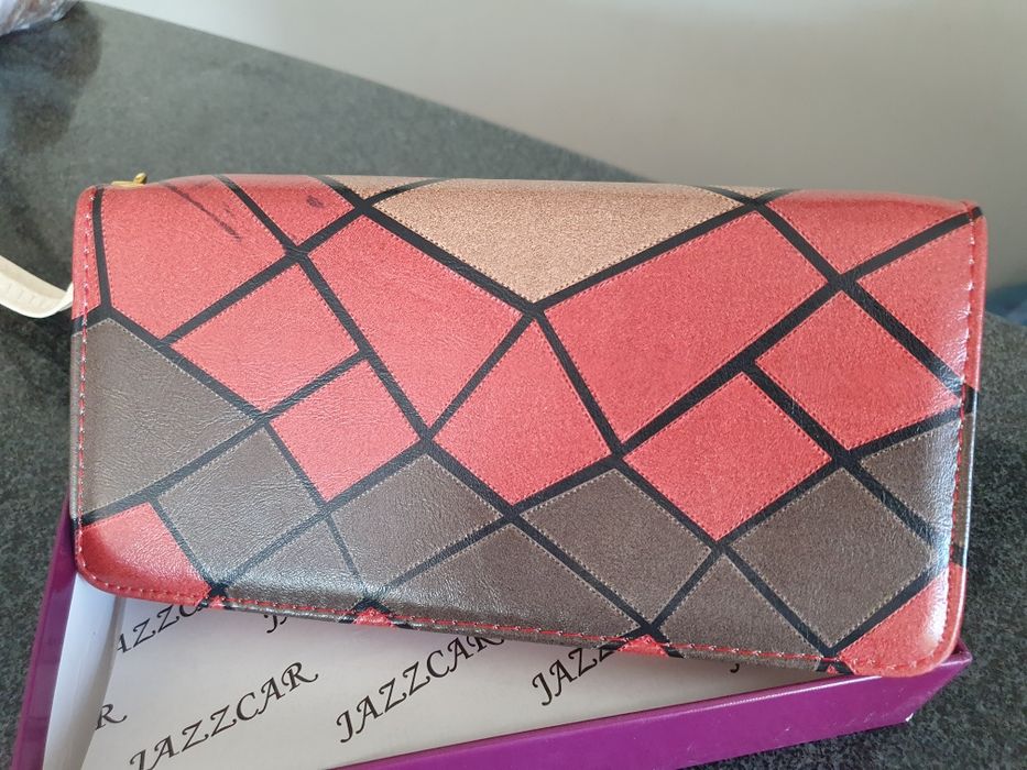 Дамски портфейл от естествена кожа