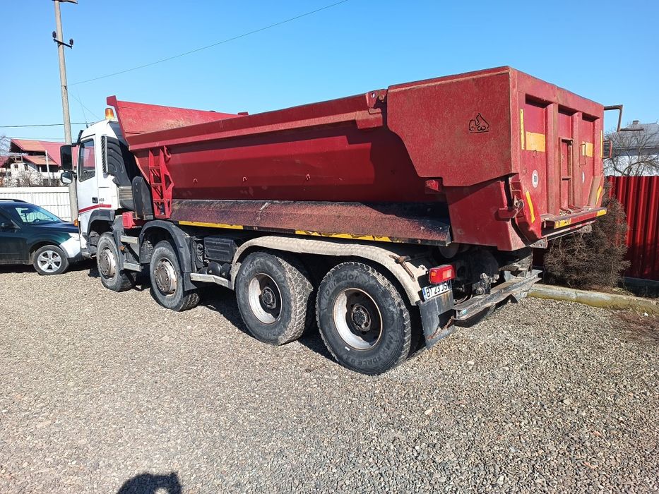 Volvo 8x4 bascula