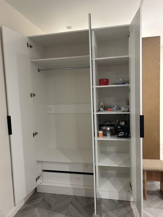 Продам шкаф с зеркалом