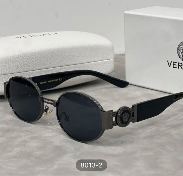 Очки  солнцезащитные разный бренд