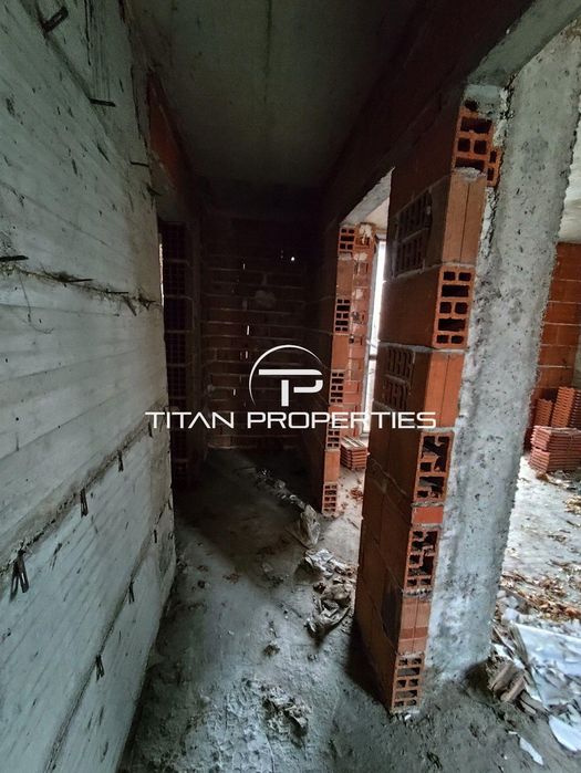 Продава се Тристаен апартамент в Пловдив, Южен - 85 кв.м за 636 €/кв.м - Снимка #2