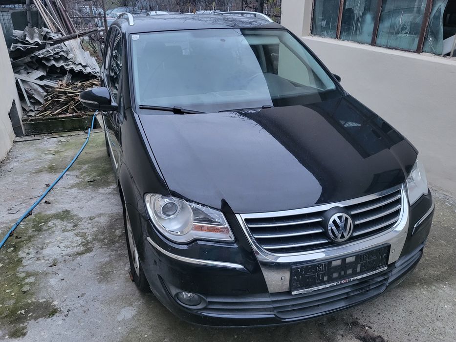 Touran 7 locuri Anul 2010 1.9 tdi 105cp 6 viteze Carlig Jante