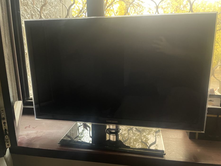 Samsung UE32D5000PW — 32” LED телевизор