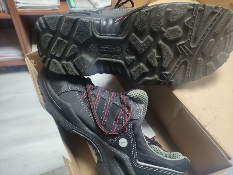 Летни работни обувки с метално бомбе