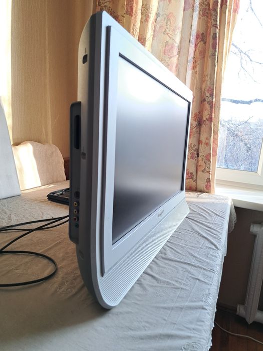 Телевизор Sony 66  см