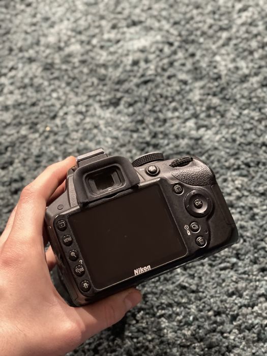 Nikon D3200 + 3 Obiective (50mm 1.8G) + Wi-Fi + 3 Baterii