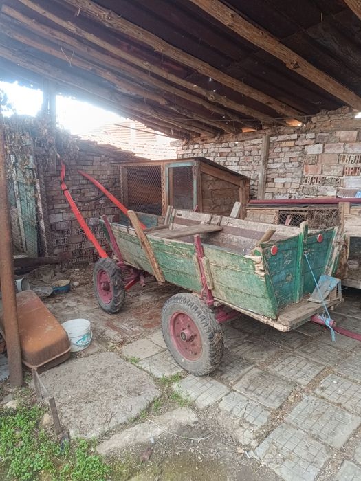 Продавам каруца.