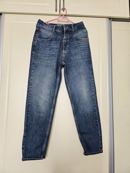 Дънки mom на марката Attrattivo