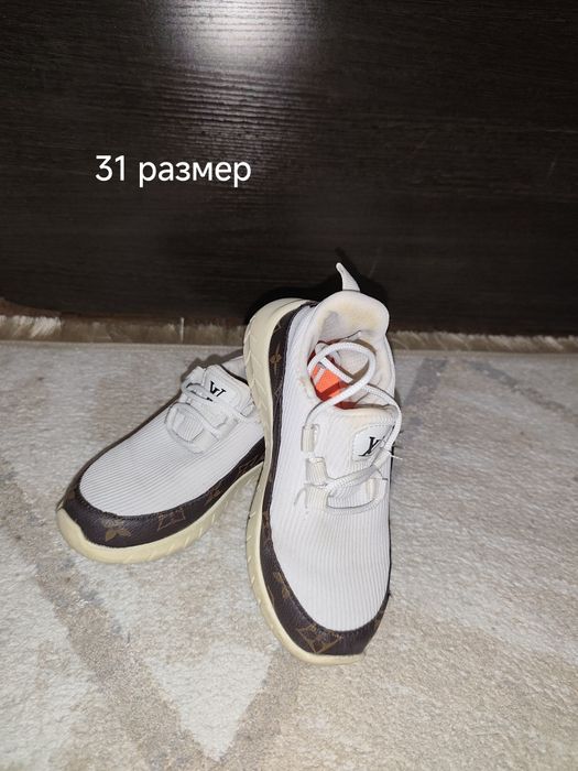 Продам детскую обувь.