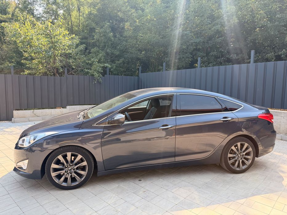 Hyundai i40 sedan