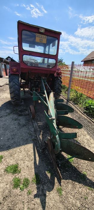 Tractor universal u650 + plug + disc