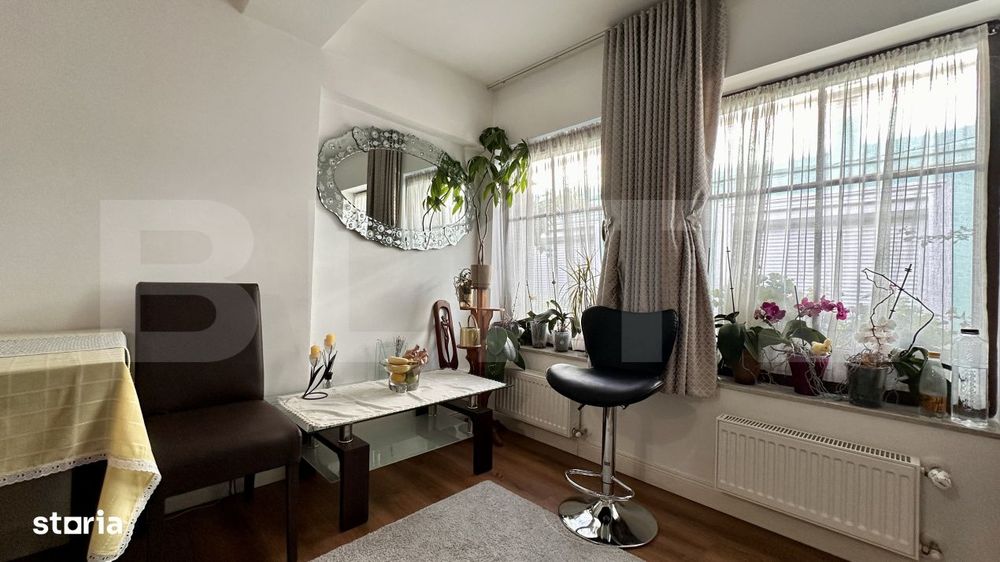 Apartament cu 3 camere si 2 bai, curte comuna, centrala pe gaz, ultrac