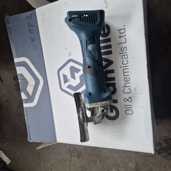 Акумулаторен Ъглошлайф  BOSCH