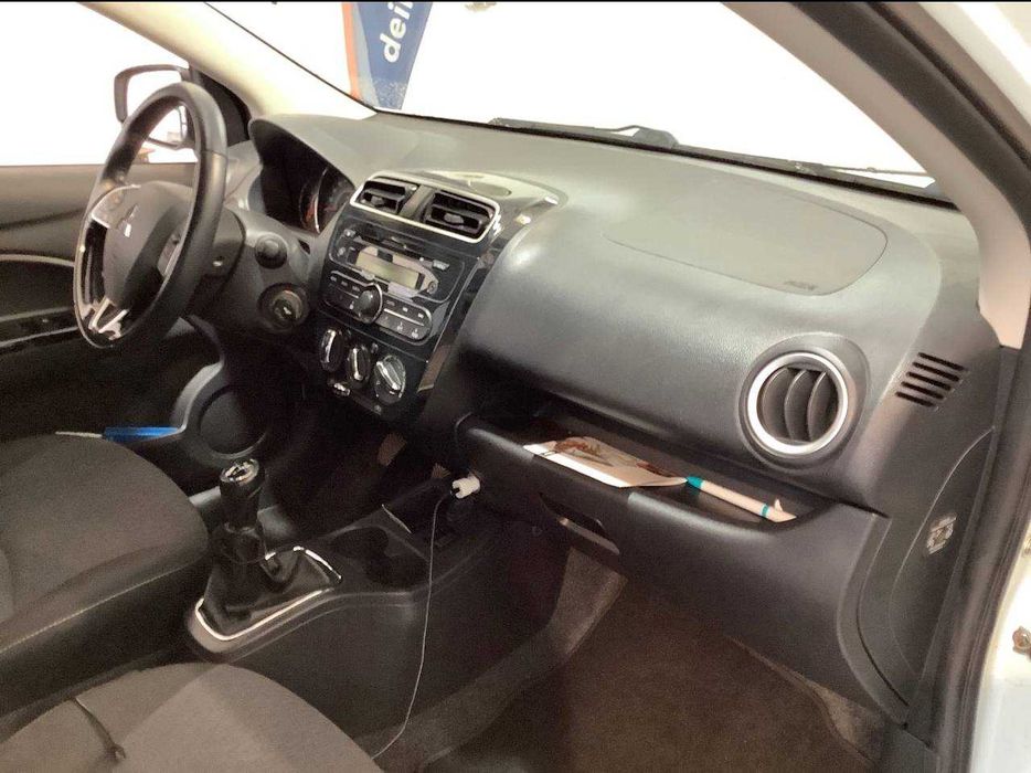 Mitsubishi Space Star на части