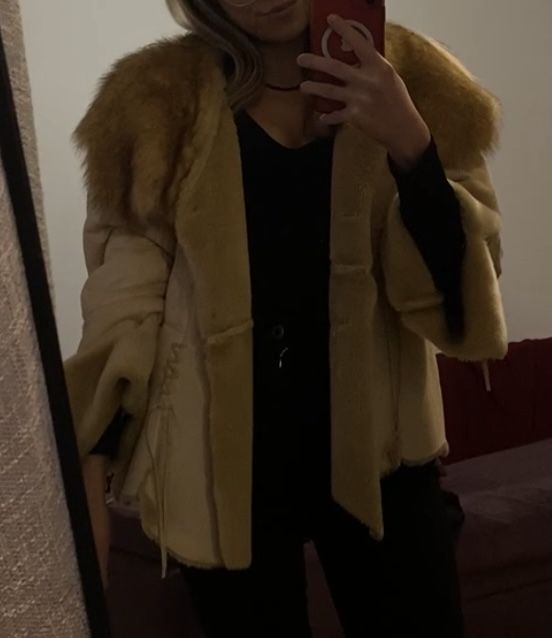 Palton piele intoarsa imblanit, marimea S-M