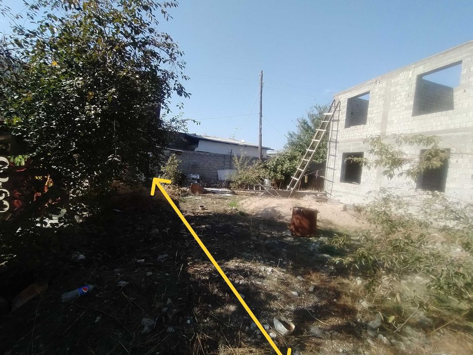 Продаётся участок 5 соток с недостроем под гостиницу-центр Самарканда