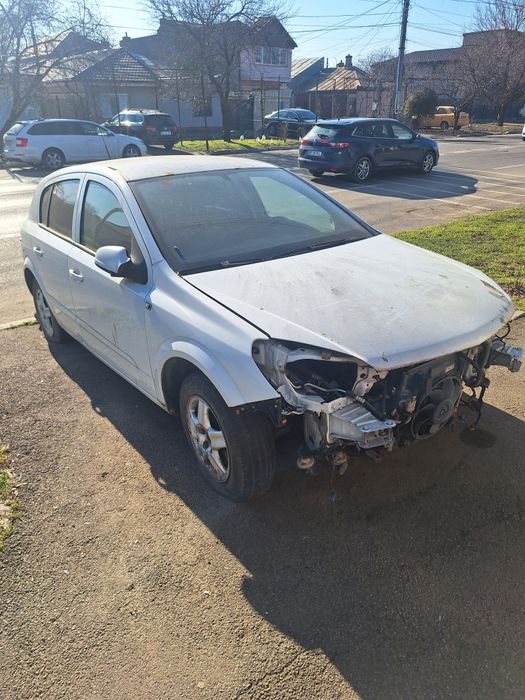 Dezmembrez Opel Astra H 1.7Diesel 74kw