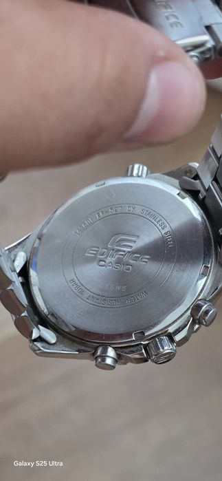 Продавам часовник Casio