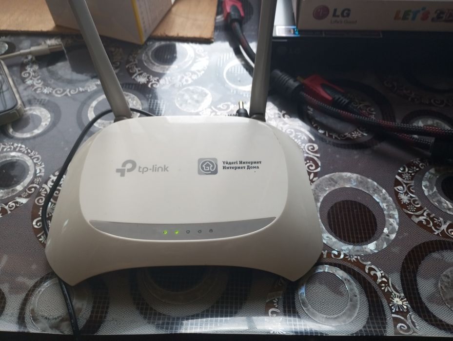 Роутер, репитер tp-link wr840n. 5000 реальному покупателю уступлю.
