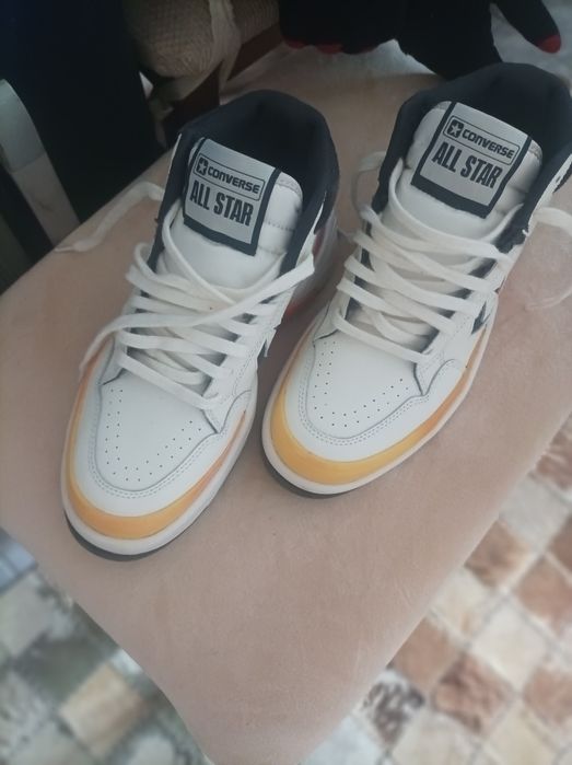 Convers естествена кожа