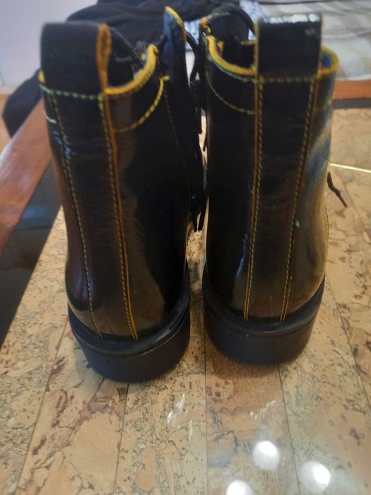 Обувки Mustang 36 Номер  И  Боти 36 Номер  от Англия Нови.