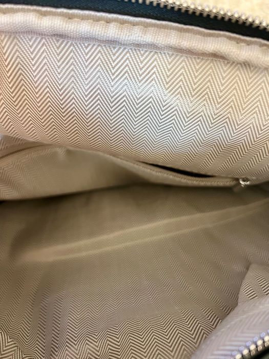 Раница голяма и много удобна!Нова!