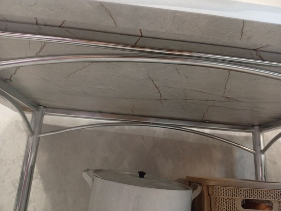 Продам кухонный стол