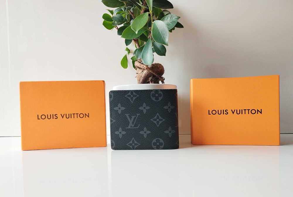 Louis Vuitton портфейли черни