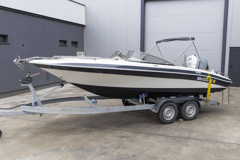 Barca 6 metri de vanzare