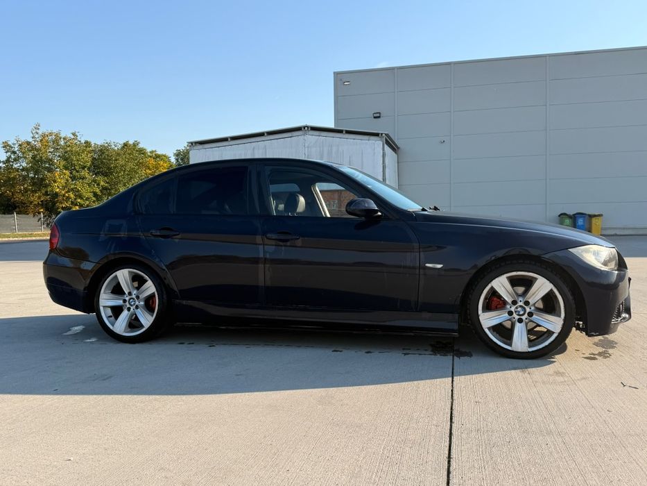Vând   BMW 320 D