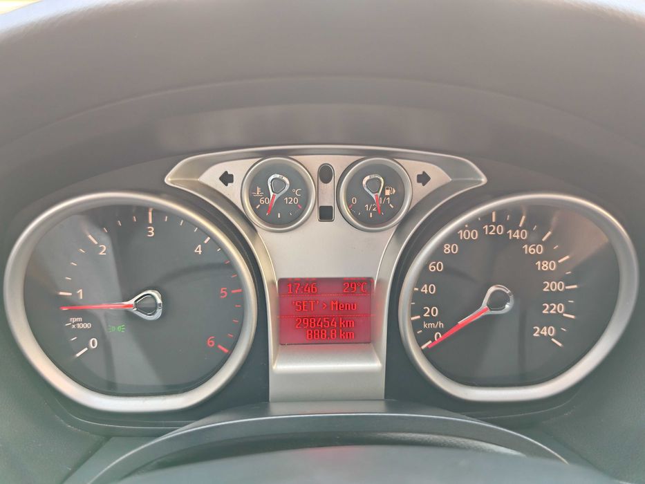 FORD Focus 2010 — imagine 5