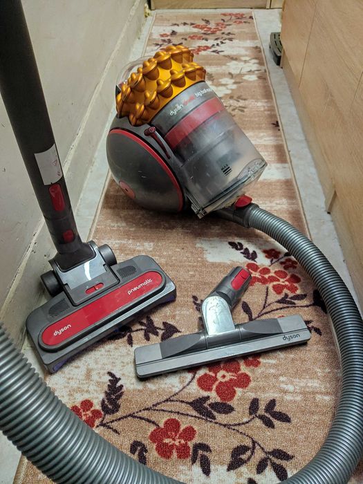 Прахосмукачки Dyson