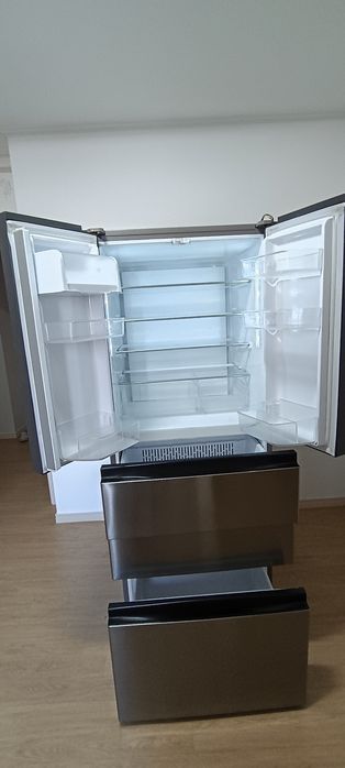 Холодильник Samsung