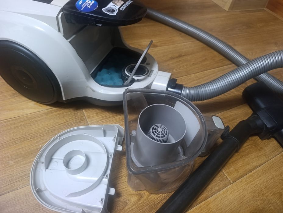 Пылесос Samsung SC4520 Air Track 1600W