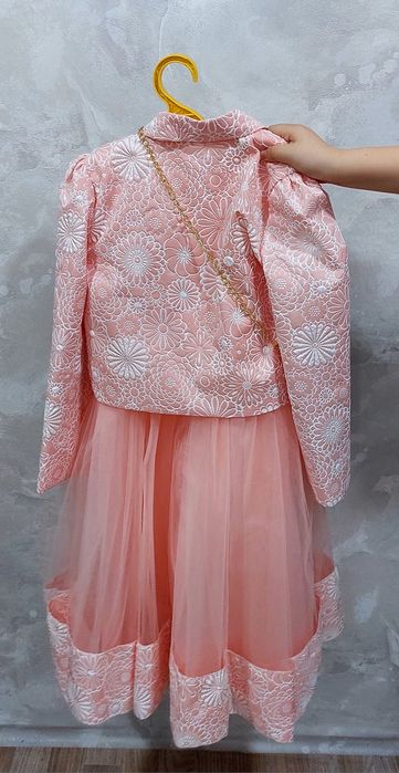 Продам платье для девочки