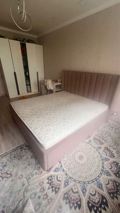 Двухспальная кровать