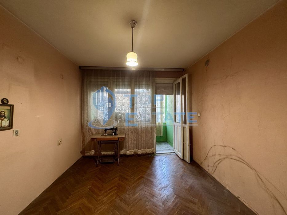 Продава се Многостаен апартамент в Горна Оряховица - 95 кв.м за 1053 €/кв.м - Снимка #3