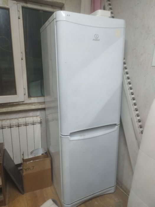 Продам холодильник