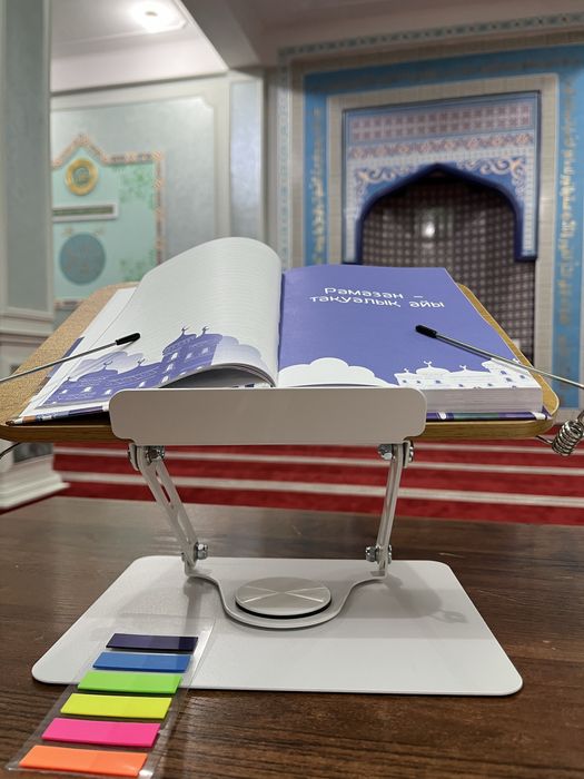 Подставка для книг 8 500