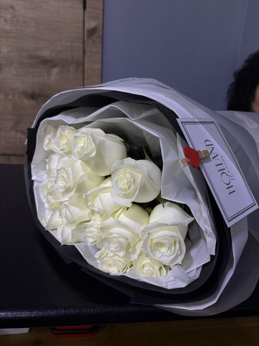 Белые розы 17 шт