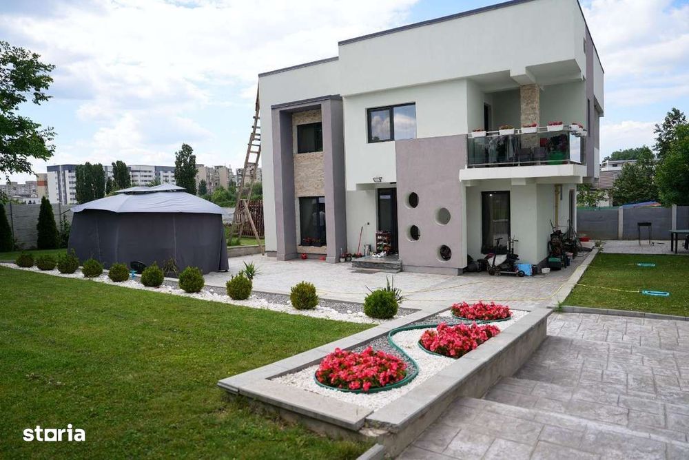 Vila strada Amaradia Lux