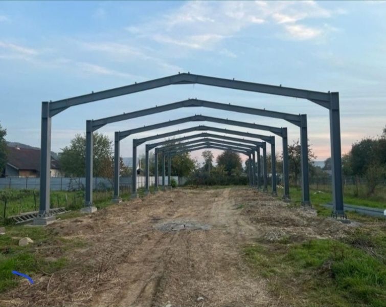 Vând hală  si containere modulare