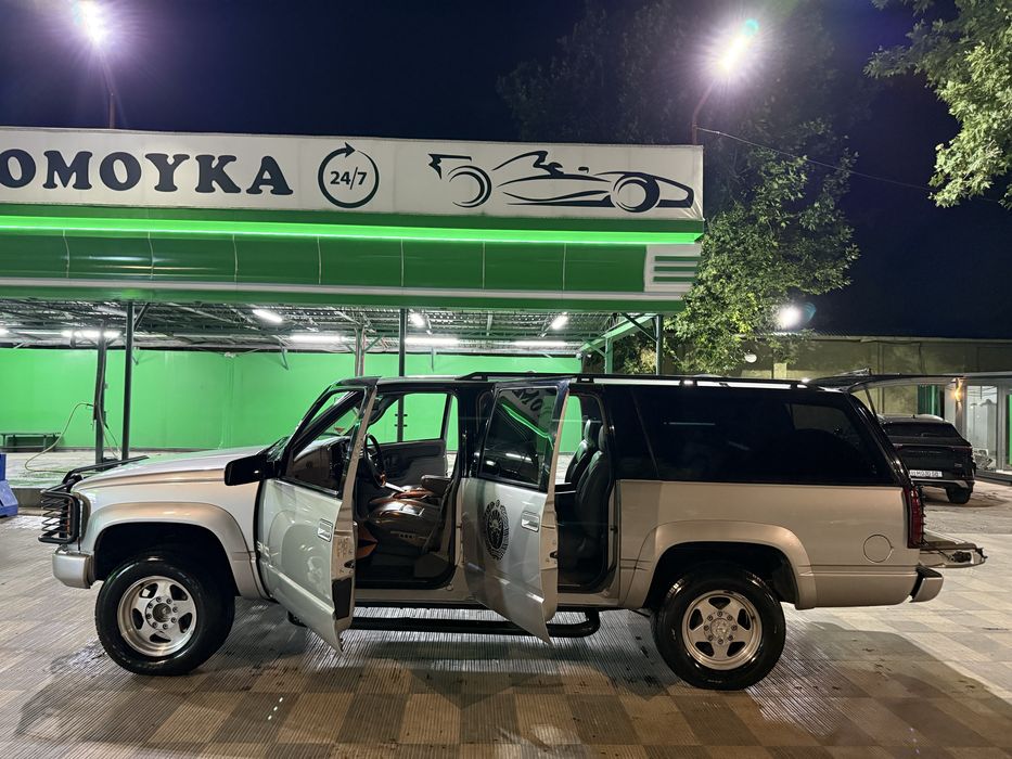 Продается Chevrolet Suburban 1996