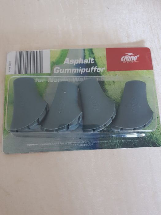 Vand o pereche bete de drumetie plus papucei de schimb