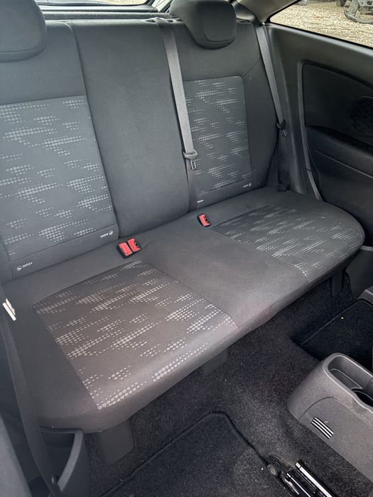 Opel Corsa 2011, benzina 1.4 euro 5,