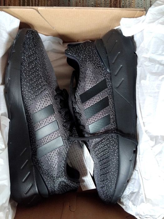 Нови мъжки маратонки Adidas,размер 9,5