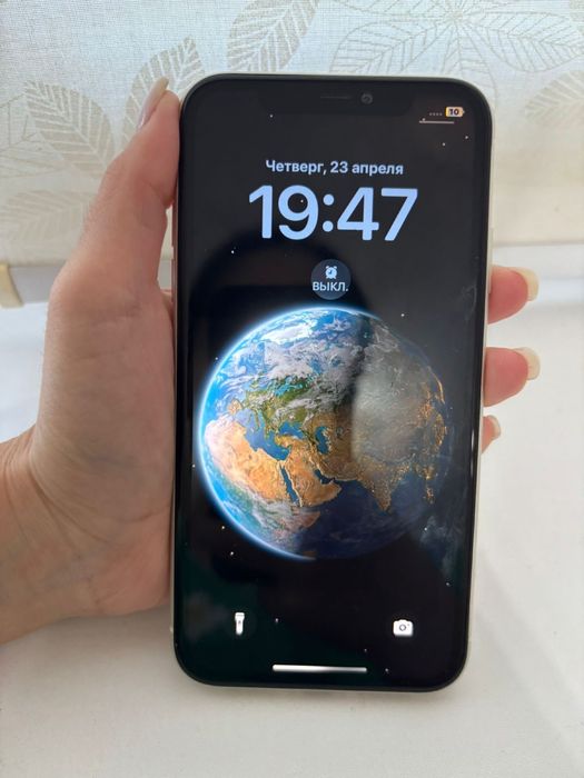 Айфон 11 64 gb сатылады.